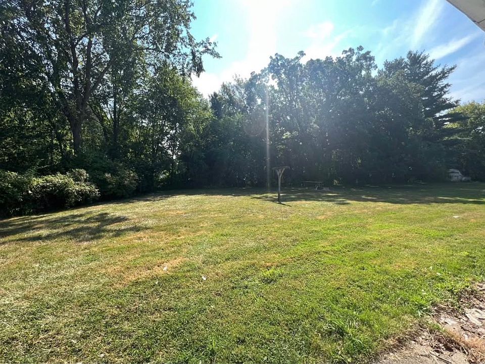 2nd image of 5065 Saint Clair Hwy #3