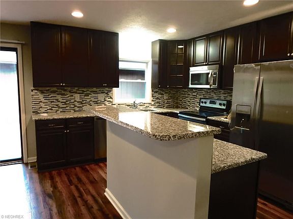 3rd image of 17809 Cliffside Dr #4925