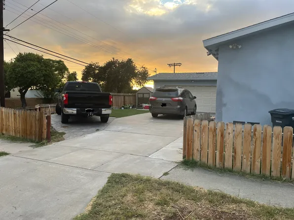 7800 Michelle Dr, La Mesa, CA 91942