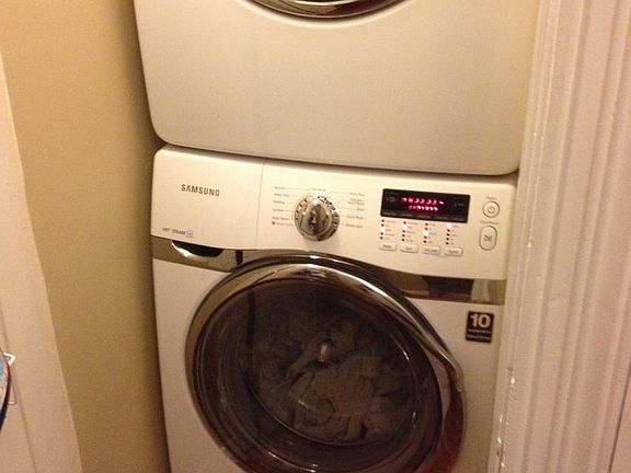 3rd image of 530 N Broadway APT 1