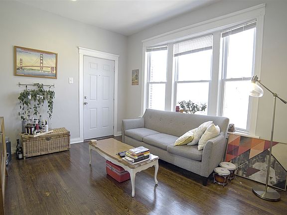 2237 N Hamlin #2N LR