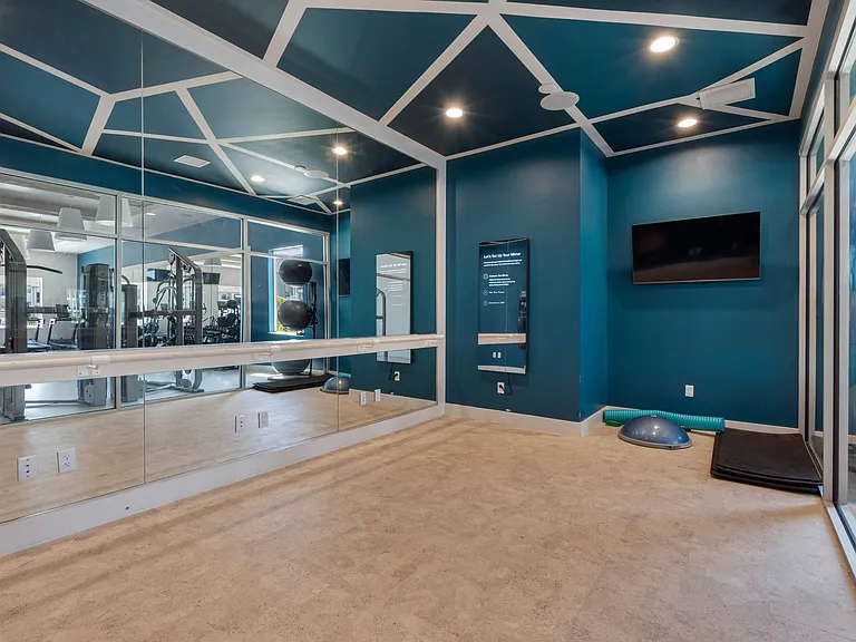 V2 Apartments — Photo 39