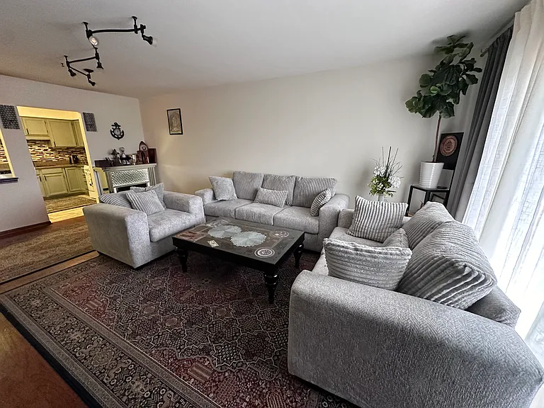 5360 N Lowell Ave #505 — Photo 4