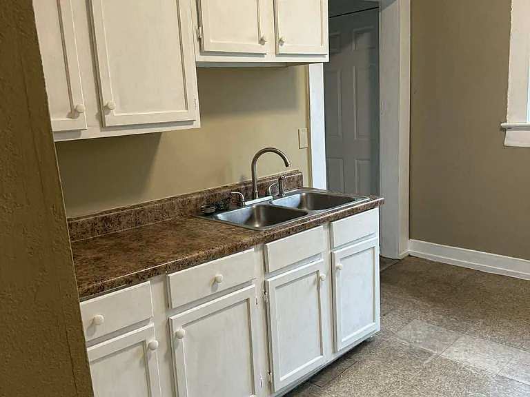 2339 20th Place Ensley #B — Photo 8