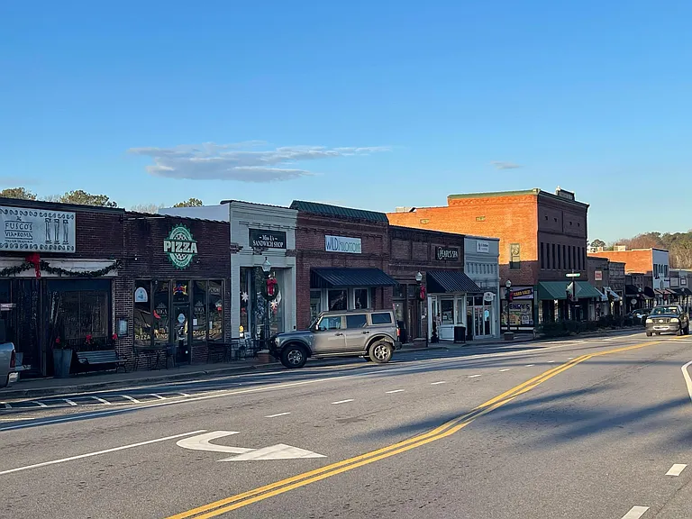 Dallas St — Photo 112
