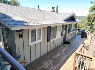 1004 Chillon Dr, Crestline, CA 92325