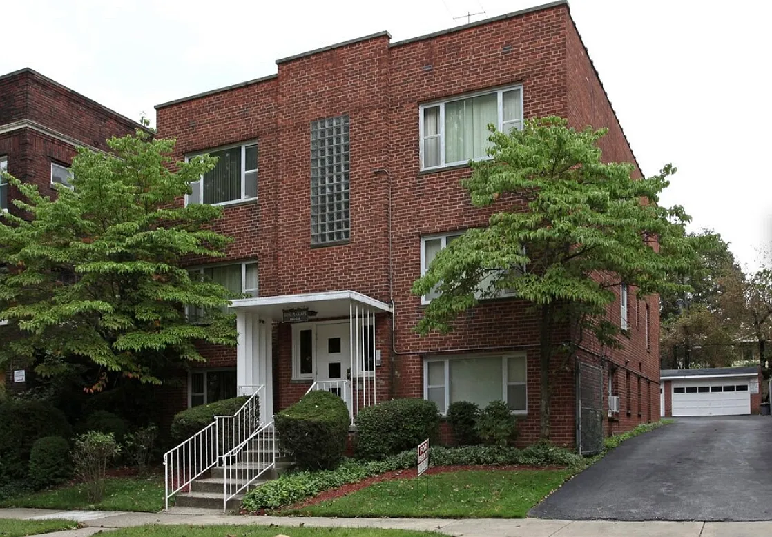 2 bed, $950 — Photo 1