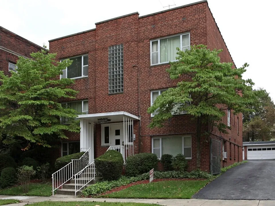 16004 Nelacrest Rd #4