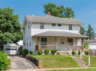 18 N Maple Ave, Fairborn, OH 45324