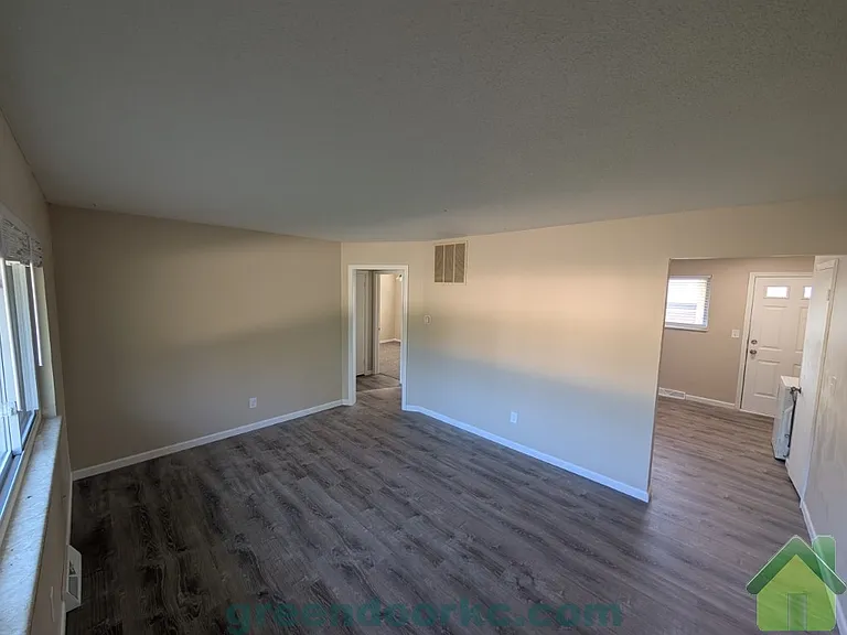 501 S Scott Ave #A — Photo 3