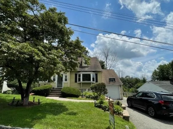 4 Elizabeth Ave, Stanhope Boro, NJ 07874