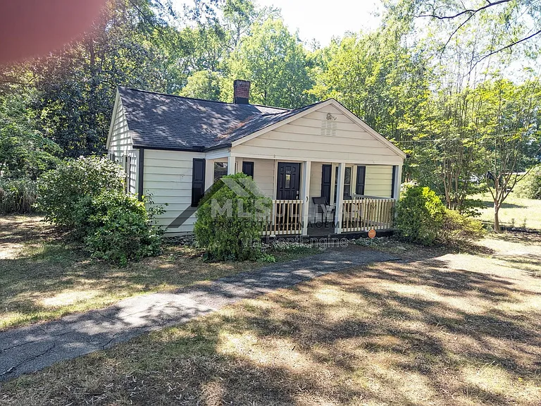 808 Glenco Rd — Photo 2