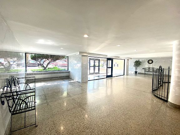 3rd image of 6011 Broadway APT L7