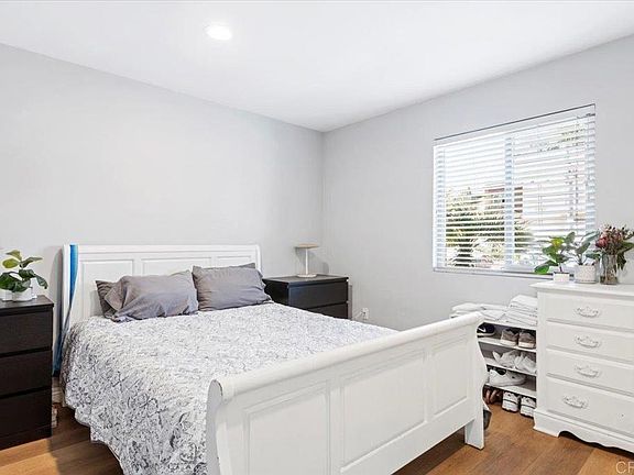 3rd image of 1069 Estes St