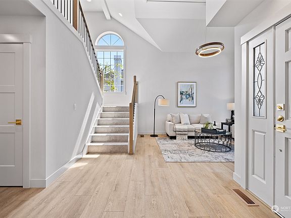 4th image of 5125 Tower Drive NE