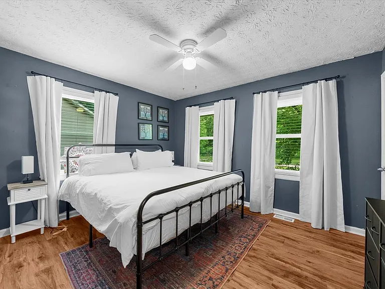 852 Benson Hurst Dr SW — Photo 23