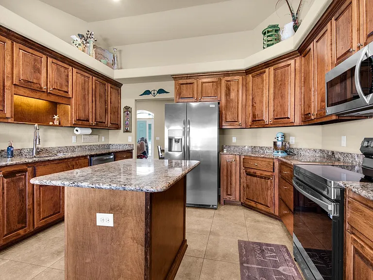 6165 Winchester Cir — Photo 13
