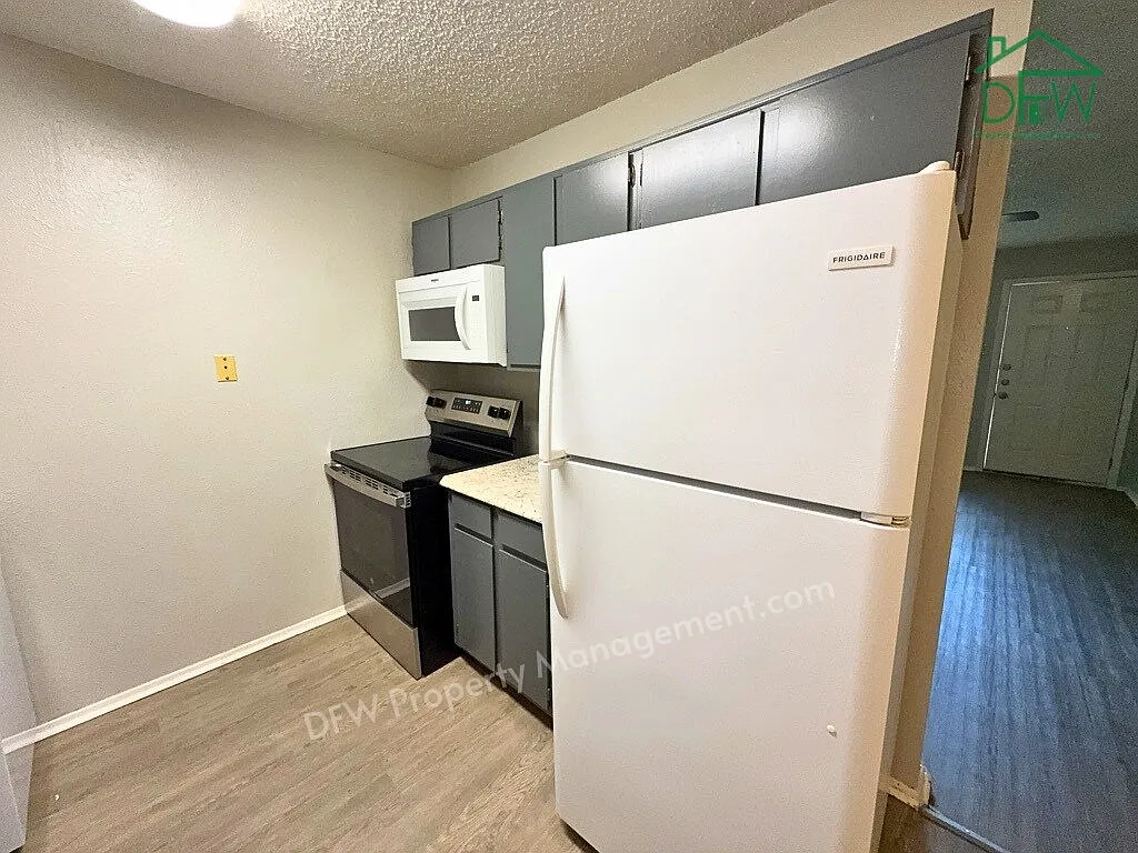 1 bed, 1.0 bath, 636 sqft, $825 — Photo 3
