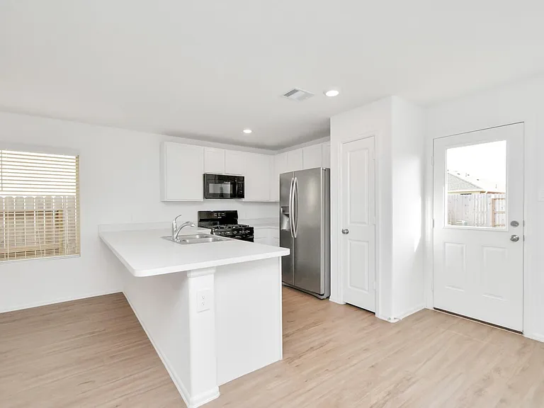 24207 Becker Hollow Ln — Photo 9