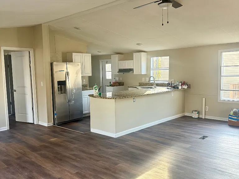 211 Bluebird Ct — Photo 2
