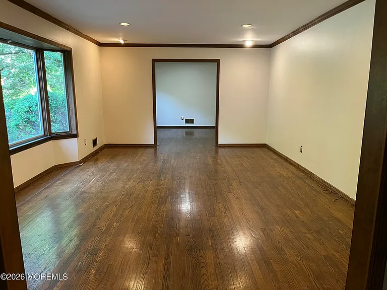 12 Galewood Dr — Photo 6