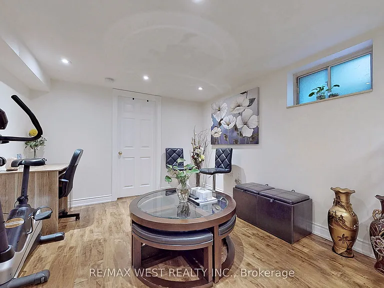 139 Ranee Ave #BASEMENT — Photo 8