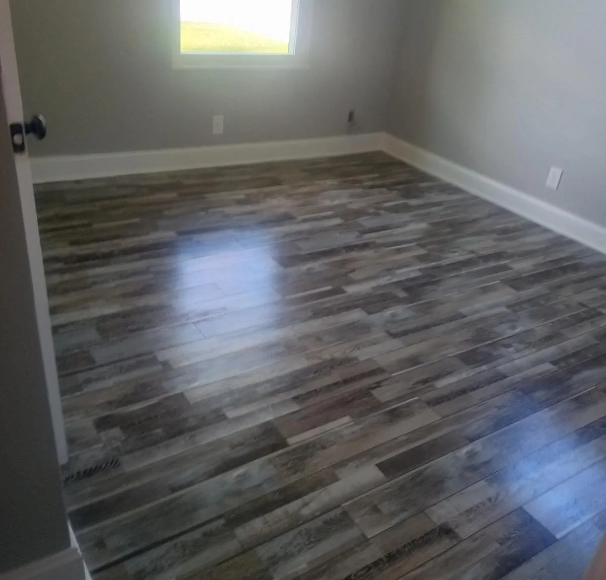3728 Niagara Dr — Photo 2