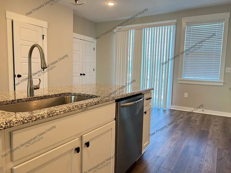 445 Rally Point Pl — Photo 12