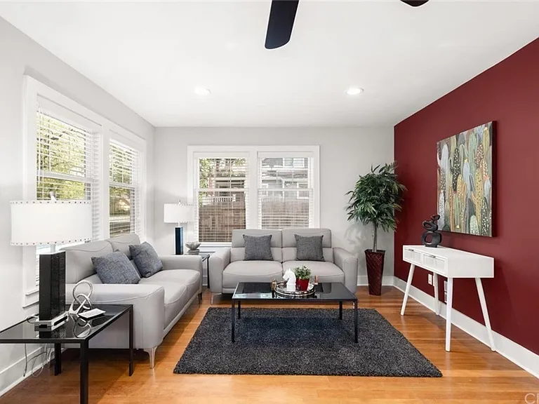 1111 Oleander Ave — Photo 2