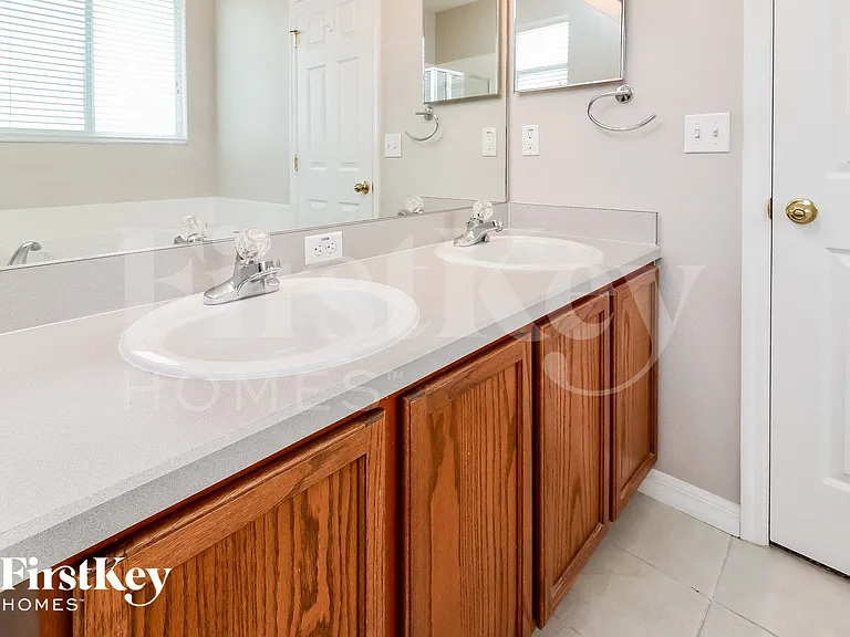 1080 Clearpointe Way — Photo 10