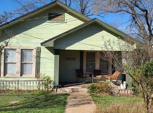 207 E Wallace St, Llano, TX 78643