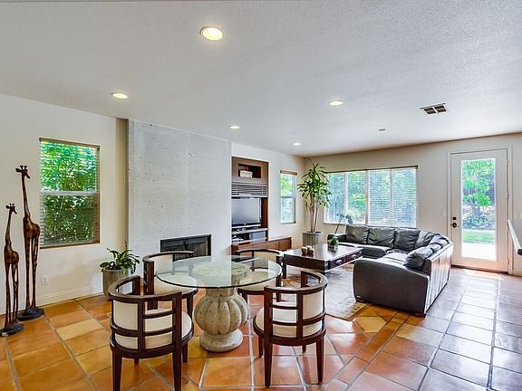 2nd image of 105 Lion Cir