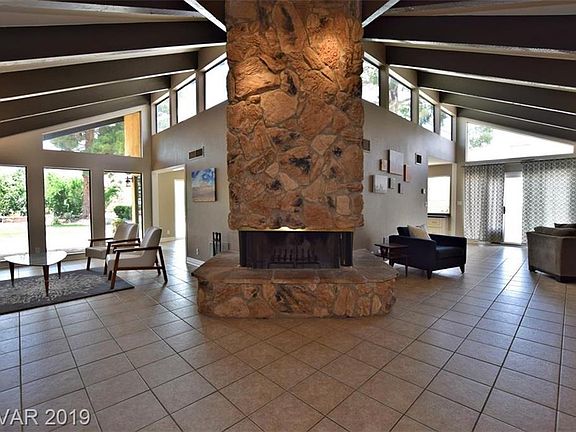 3rd image of 2675 Rosanna St