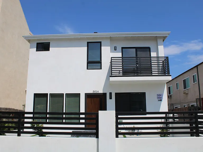 5014 Kester Ave — Photo 1