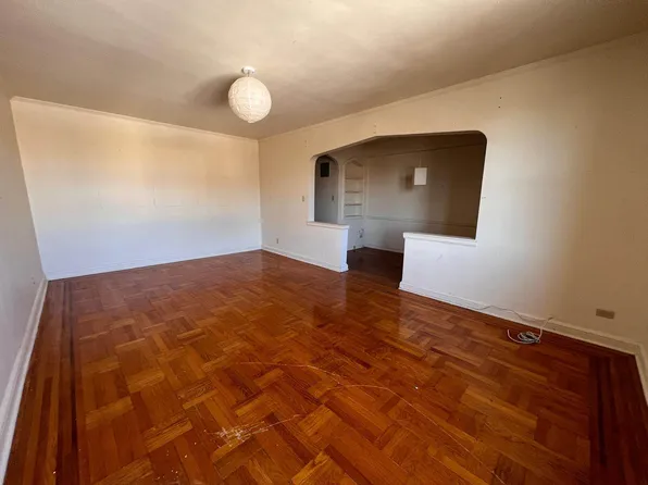 83-14 Lefferts Boulevard image 1 of 7