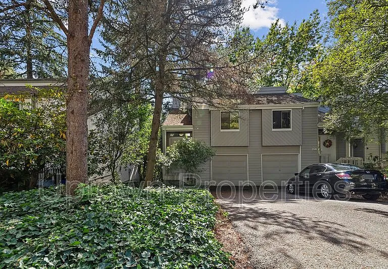 248 Cervantes — Photo 25