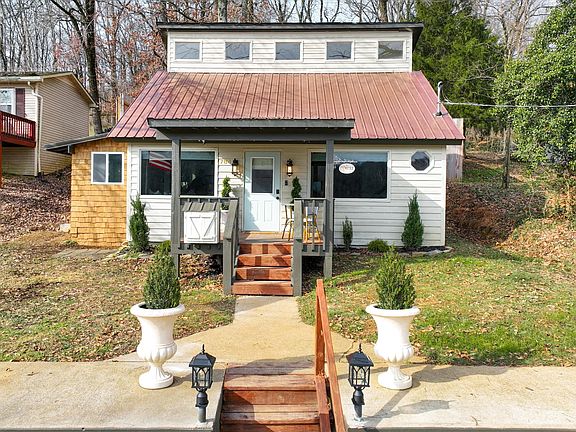 3rd image of 784 Lake Logan Rd