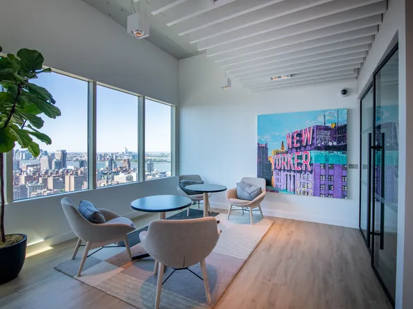 315 West 33rd Street image 14 of 22