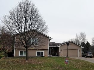 8565 Chanhassen Hills Dr S, Chanhassen, MN 55317