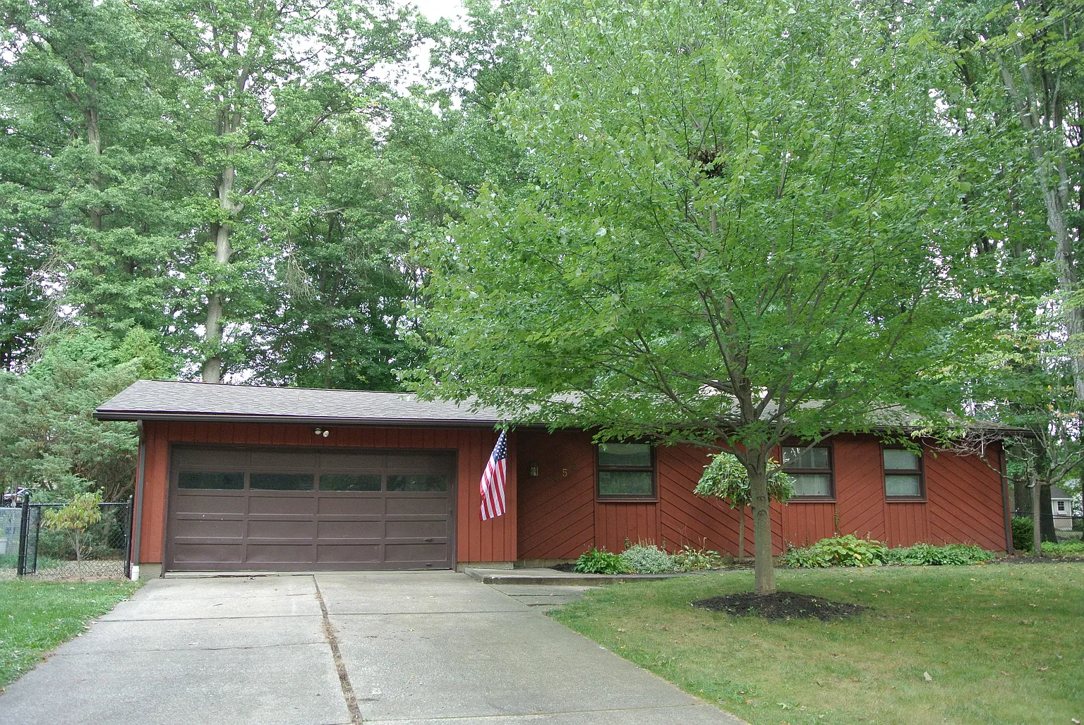 452 Fernwood Ave photo 1