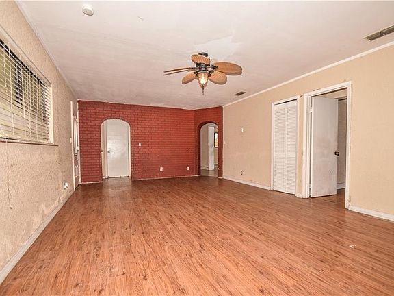 3rd image of 744 86th Ave N