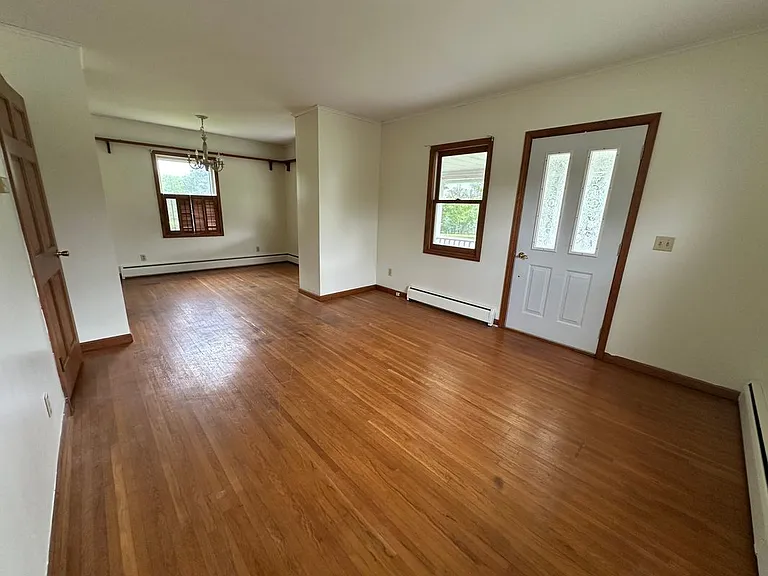 118 Central Ave #MAIN HOUSE — Photo 8