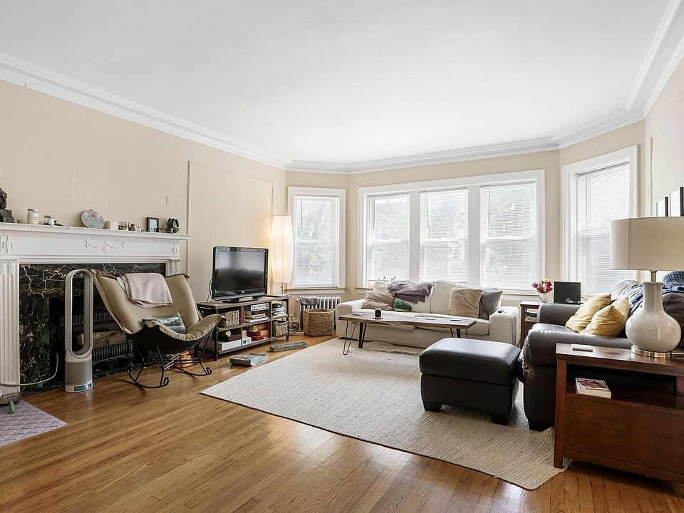 1st image of 1420 W Berwyn Ave APT 1