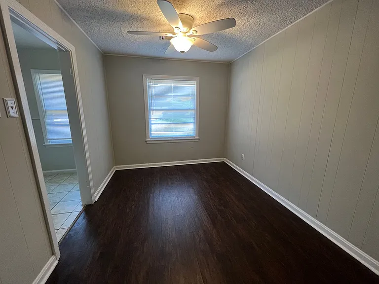 222 Ruslee St — Photo 3