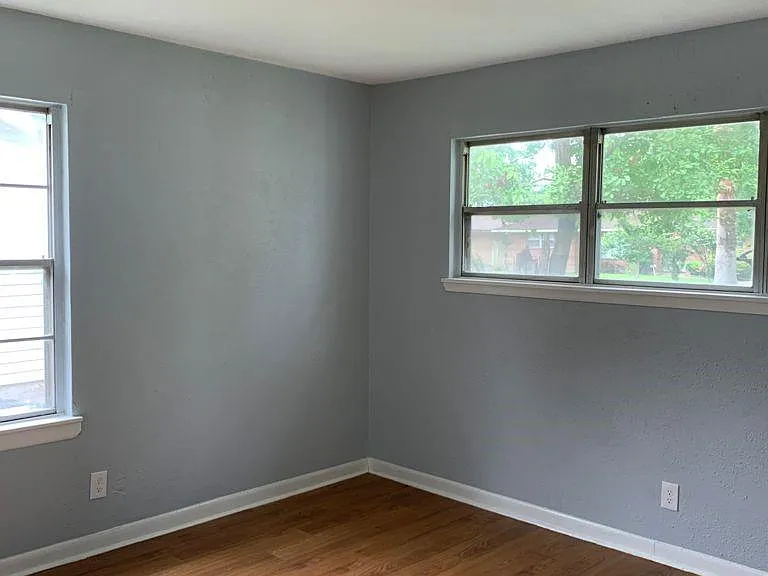 10601 Ambursen St — Photo 9