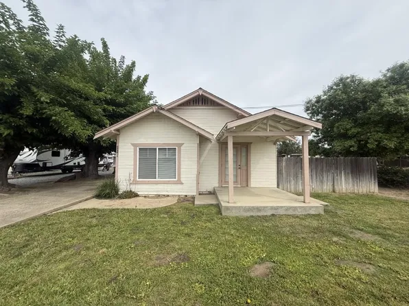 2218 W F St, Oakdale, CA 95361