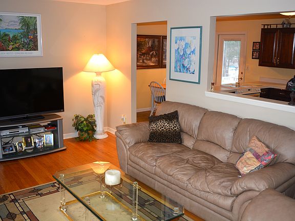 2nd image of 31 Ableman Ave
