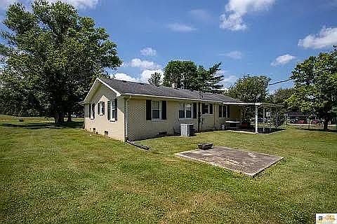 3rd image of 660 Green Hills Rd