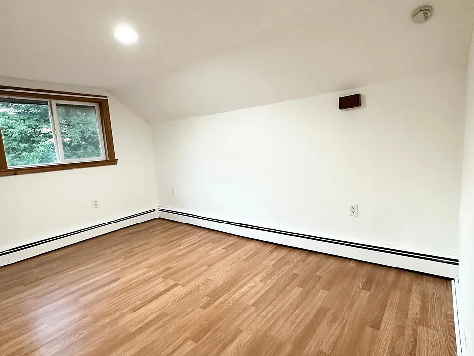 19 Manning Rd #19B