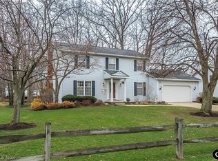 7165 Meadow Dr, Painesville, OH 44077